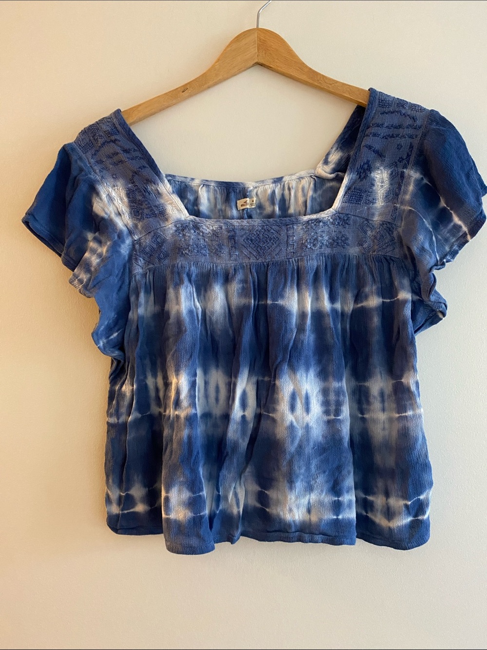 Hollister Blue Tie-Dye Flutter Sleeve Peasant Blouse